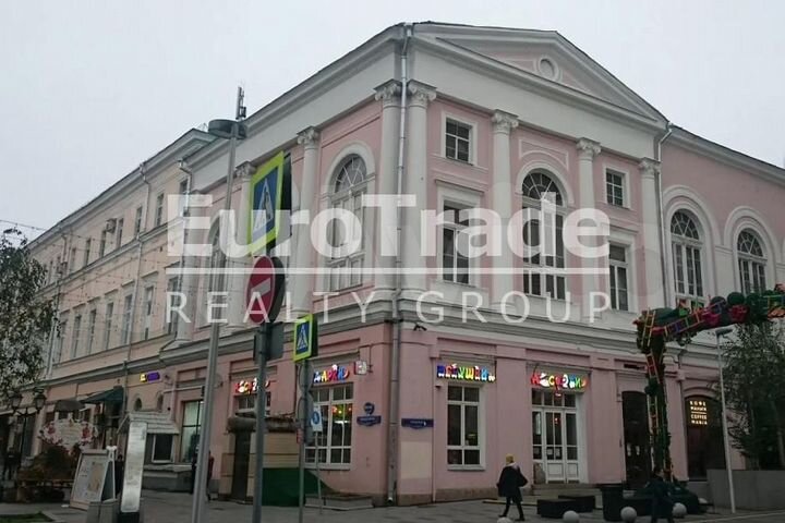 Сдам торговое помещение, 244 м²