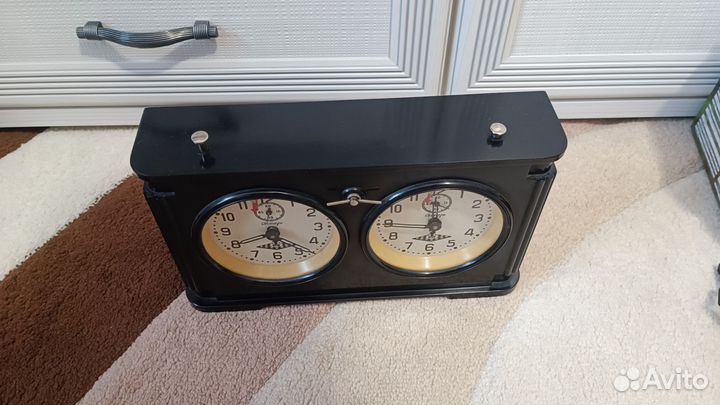 Шахматные часы янтарь