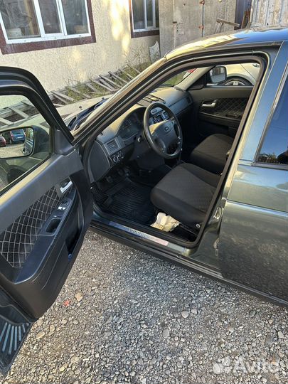 LADA Priora 1.6 МТ, 2011, битый, 201 000 км