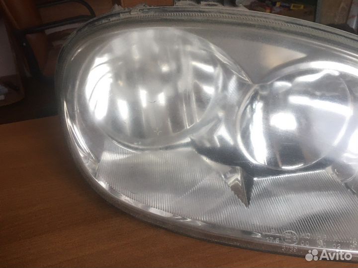 Правая фара Газ Волга 31105