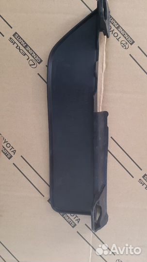 Спойлер колеса передний правый Toyota LC 150 2009