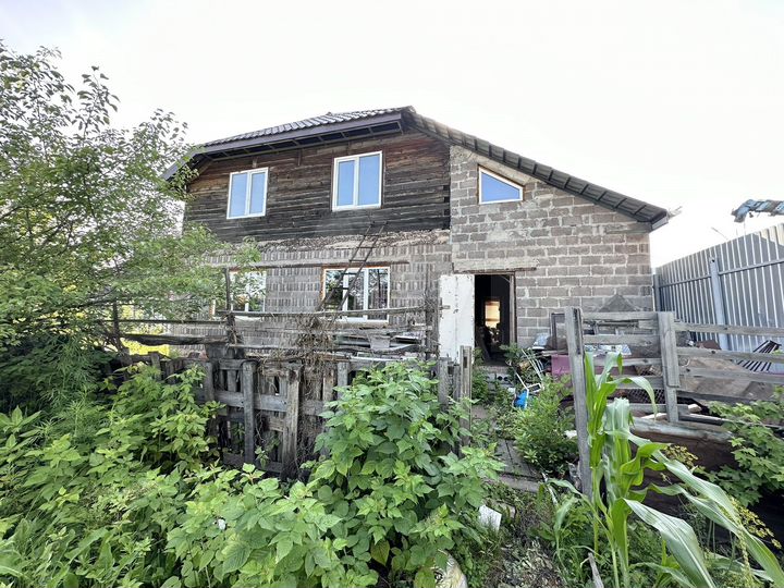 Коттедж 173,8 м² на участке 7 сот.