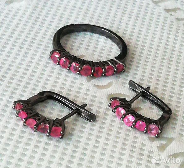 Серьги, кольцо разм.18,0 серебро рубин С391