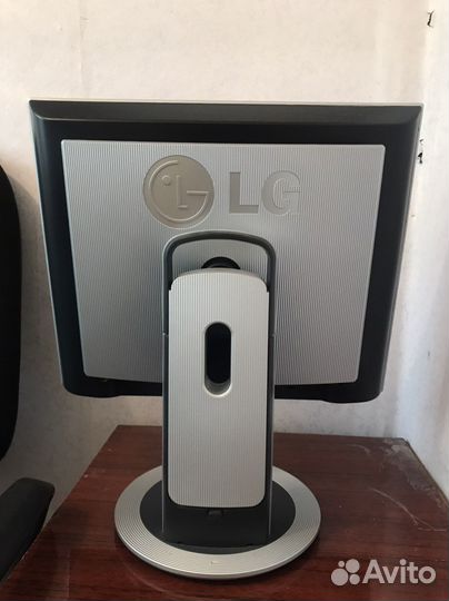 Монитор LG