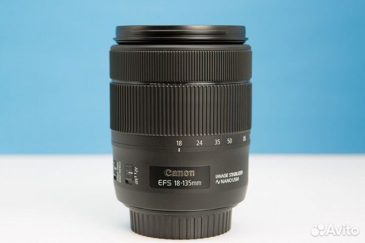 Canon EF-S 18-135mm f/3.5-5.6 IS USM nano