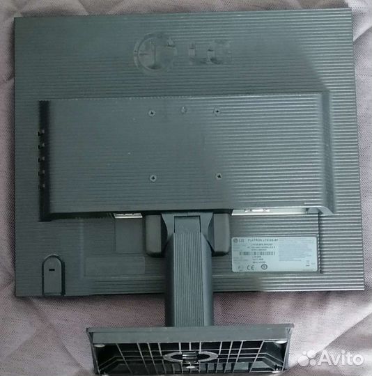 Монитор LG 19