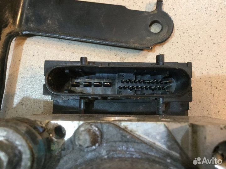 Блок ABS (насос) Nissan Qashqai J10 MR20DE