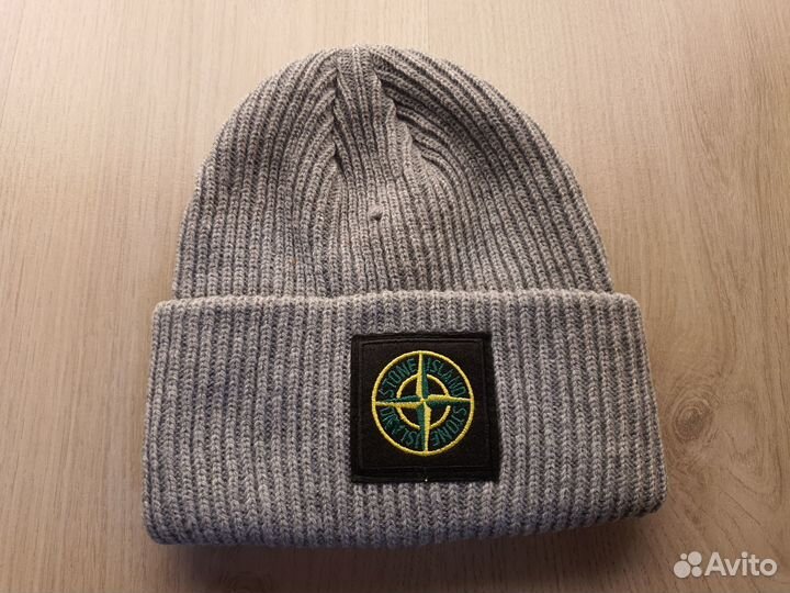Шапка stone island серая