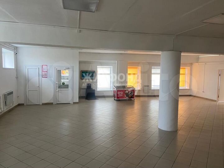 Продам торговое помещение, 452 м²