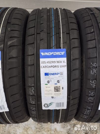 Windforce Catchfors UHP 225/45 R19