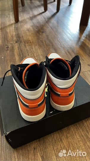 Air Jordan 1 Mid SE 