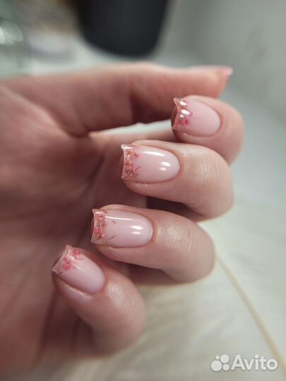 Наращивание ногтей