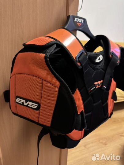 Защитный жилет EVS race sv1r