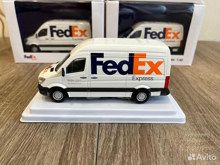 Коллекционная машинка Мерседес Спринтер Fedex