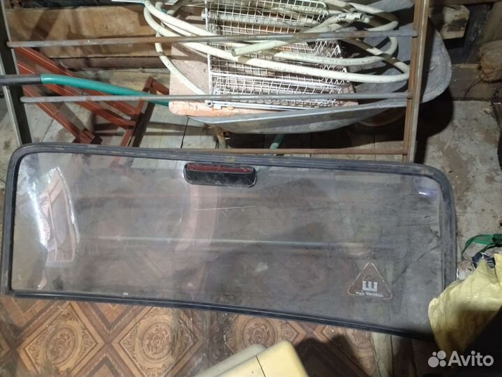 Стекло заднее ваз 2105