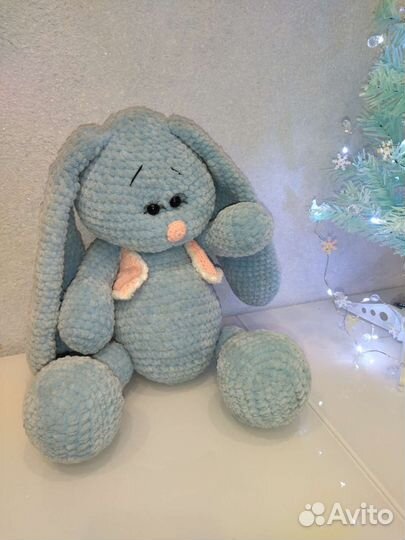 Заяц Зефирка вязаная игрушка хэндмейд