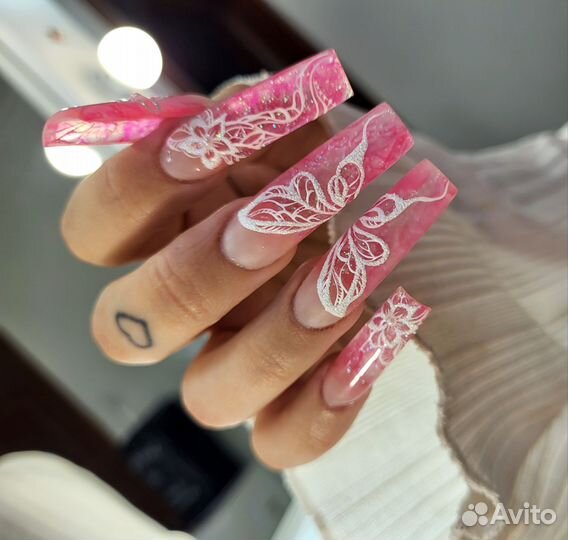 Мастер маникюра и педикюра