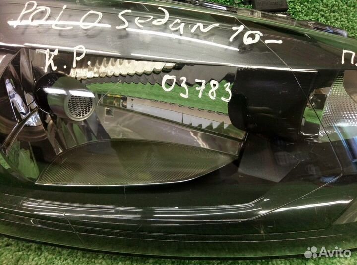 Фара правая Volkswagen Polo V 6R1941016E