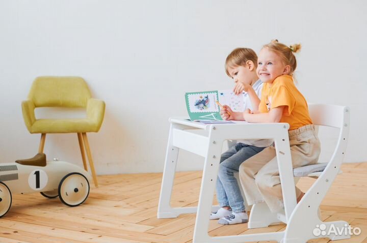 Растущий стол и стул детский