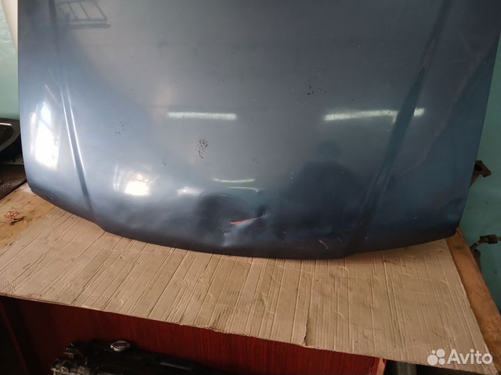 Капот Iran Khodro Samand под ремонт