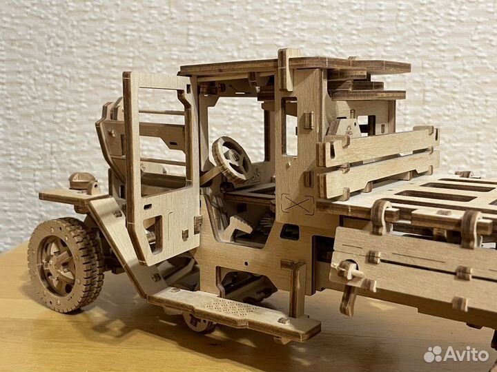 Модель грузовика Ugears