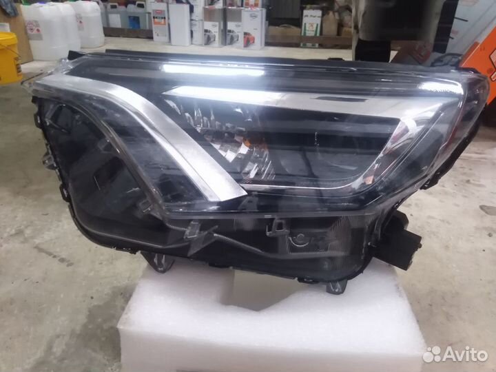 Фара Toyota RAV4 15-19 LH