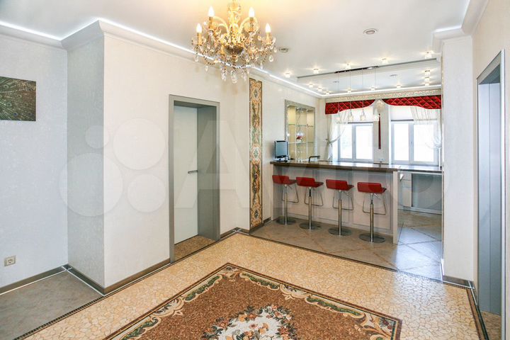 3-к. квартира, 123,8 м², 3/6 эт.