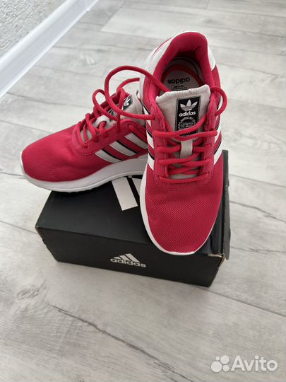 Кроссовки adidas доя девочки