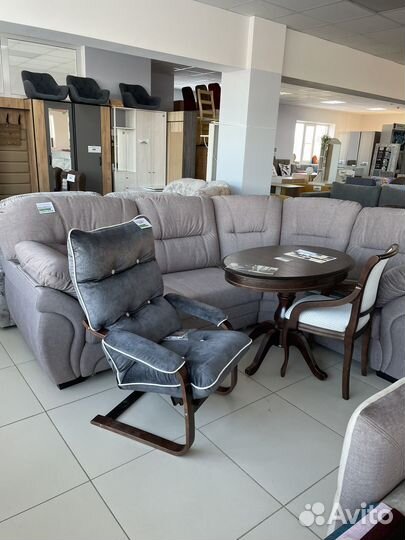 Кухонный стол стулья диваны