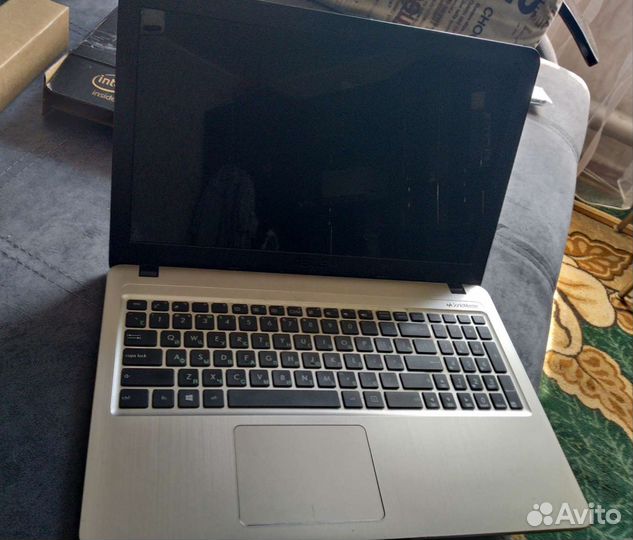 Ноутбук asus