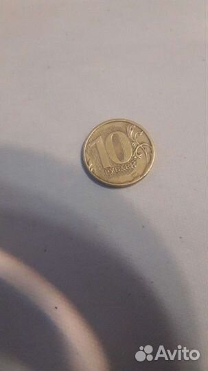 Монета без даты не пропичатана. Продам за 10000руб