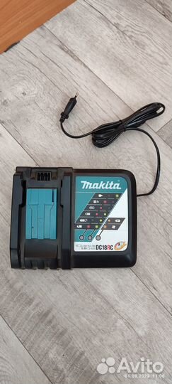 Зарядное устройство makita DC18RC