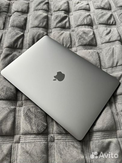 Apple MacBook Pro 13 m1