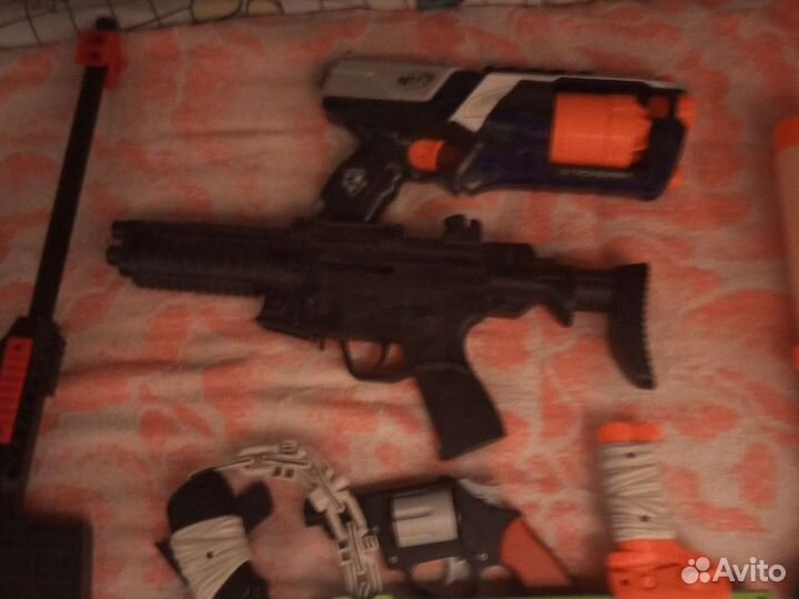 Нерфы и пистолеты игрушечные