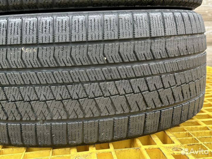 Bridgestone Blizzak VRX2 245/45 R17 99Q