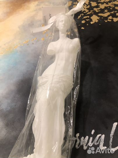 Свеча в форме статуи Венеры Милосская