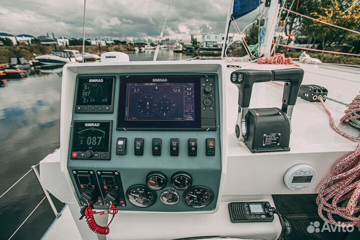 Парусный катамаран 