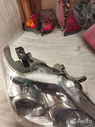 Фара правая Nissan Patrol Y62