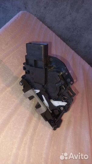 Передний пассажирский замок форд фокус 2