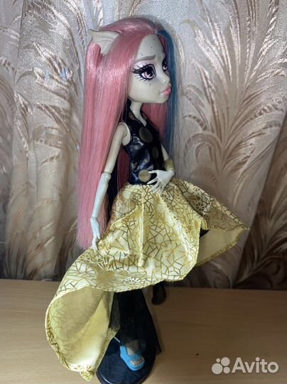 Кукла Монстер Хай Рошель Гойль ночной выход