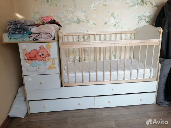 Детская кроватка