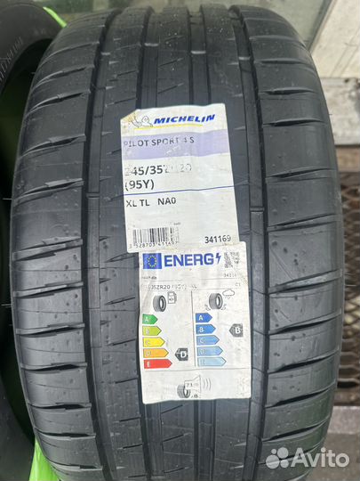 Шины Michelin 305/30R21 и 245/35R20 Porsche 911