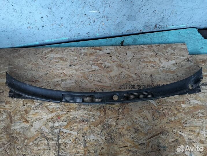 Жабо кладка Mitsubishi Lancer 7 1997 XR191511