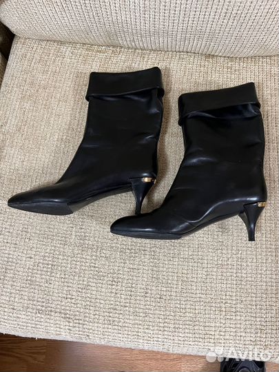 Сапожки женские