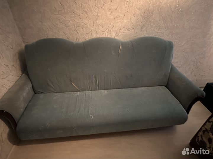 Диван бу, шкаф и стал