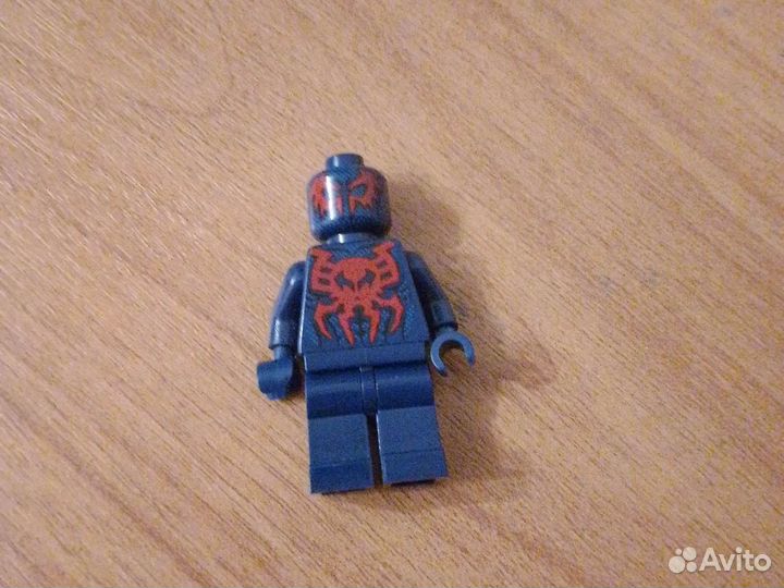 Lego человек паук 2099