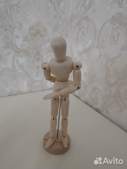 Маленький манекен