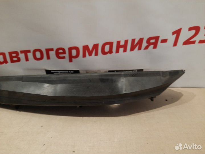 Пыльник крыла правый Mercedes C180 C204 271.820