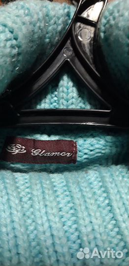 Вязаный свитер женский