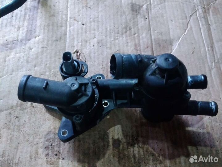 Корпус термостата VW Audi Skoda 1.4 tsi 03C121121D